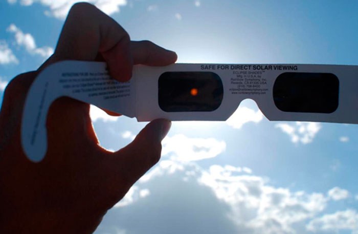Los 5 mejores lentes para eclipse de sol