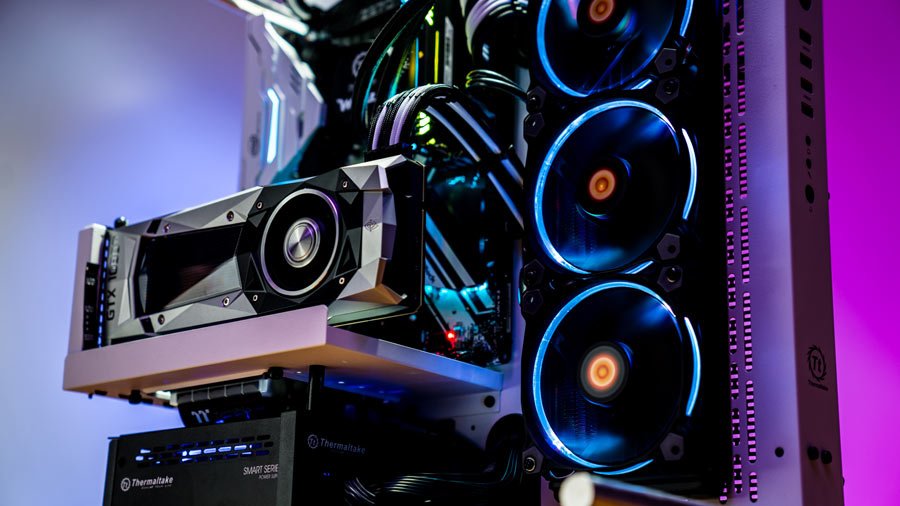 thermaltake white build 5 900