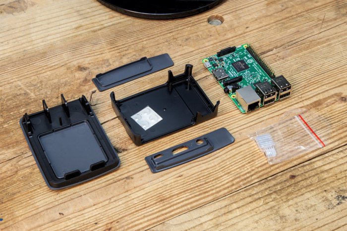 Cómo Construir una Consola Retro con la Raspberry Pi 41 assembly 100718421 large