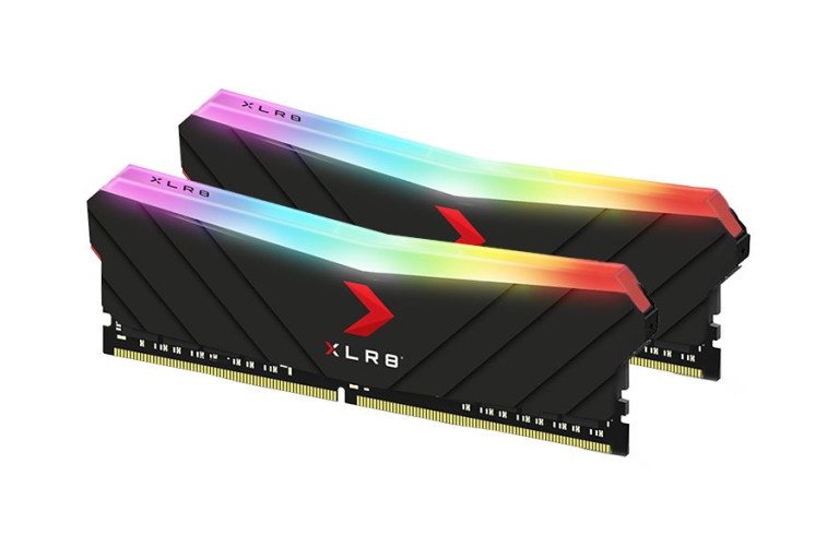 [Imagen sugerida: módulos PNY XLR8 con iluminación RGB activa.]